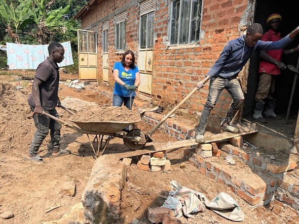 Onze jongeren in Oeganda