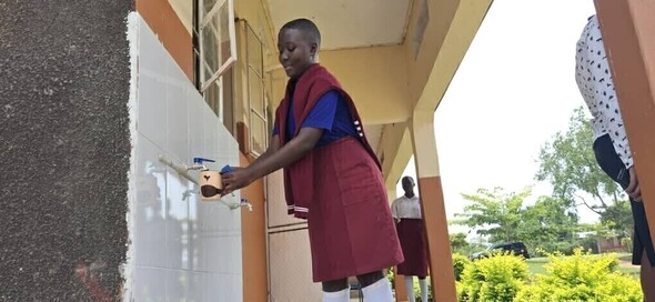 Jongeren halen extra geld op voor waterproject in Oeganda