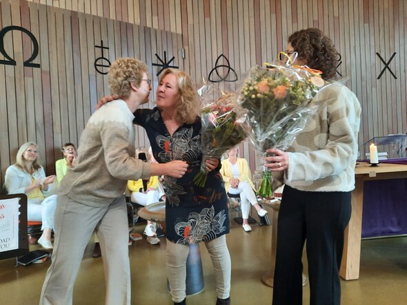 Bloemen voor leiding KND