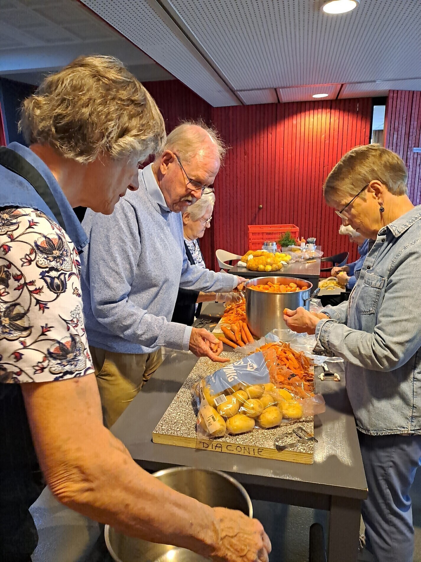 Terugblik Met Elkaar Eten van hutspot
